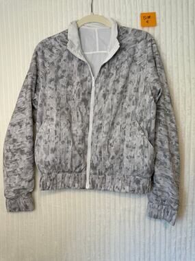 Lululemon reversible jacket size 4